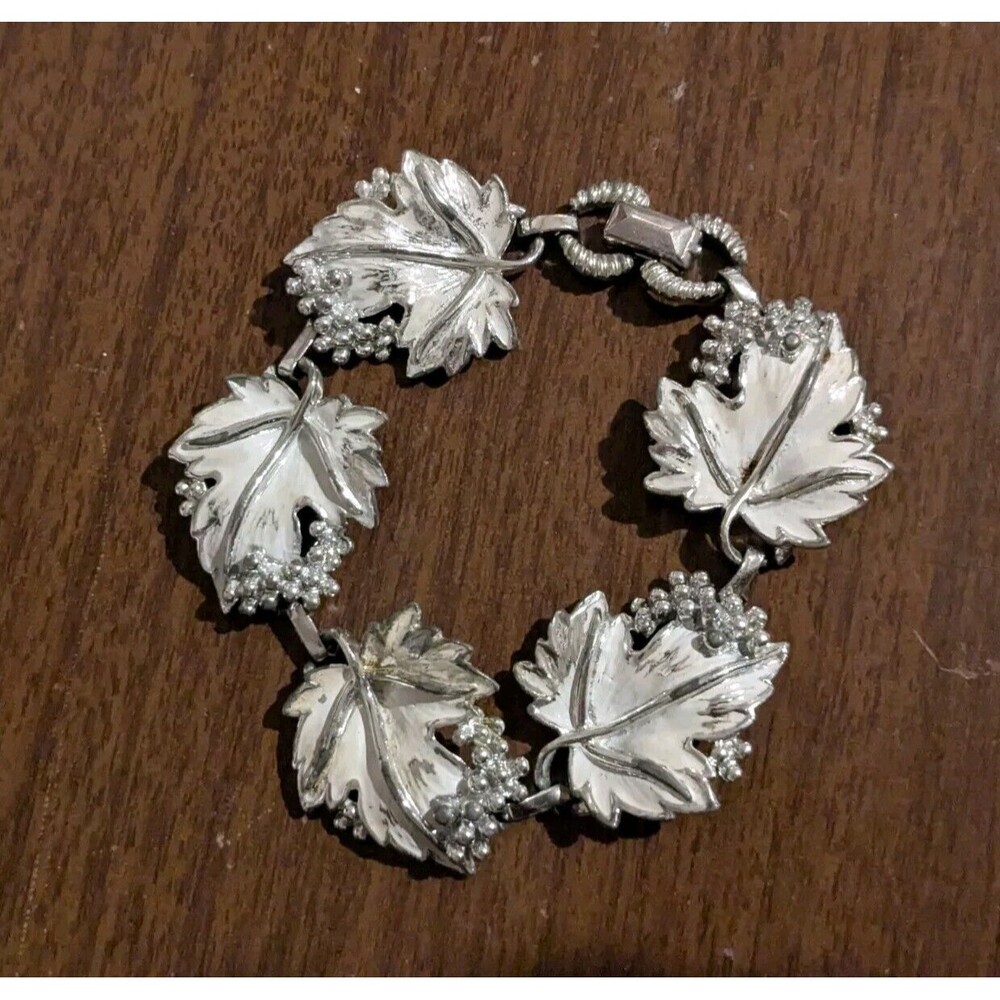 Vintage Sarah Coventry Whispering Leaf White Silver Bracelet 7 In